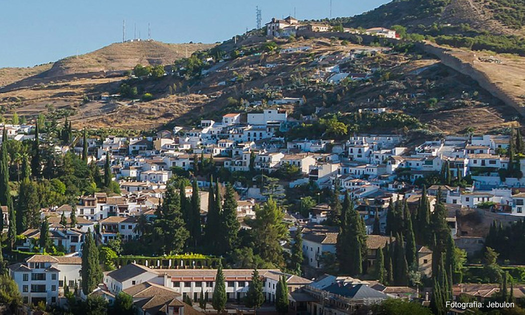 A tour of Sacromonte: nature and panoramic views